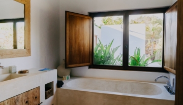 Resa estates Ibiza for sale finca Santa gertrudis bathroom .jpg